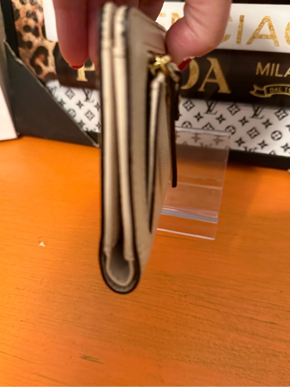 Kate Spade Cream Leather Compact Wallet-EUC - Picture 5 of 9